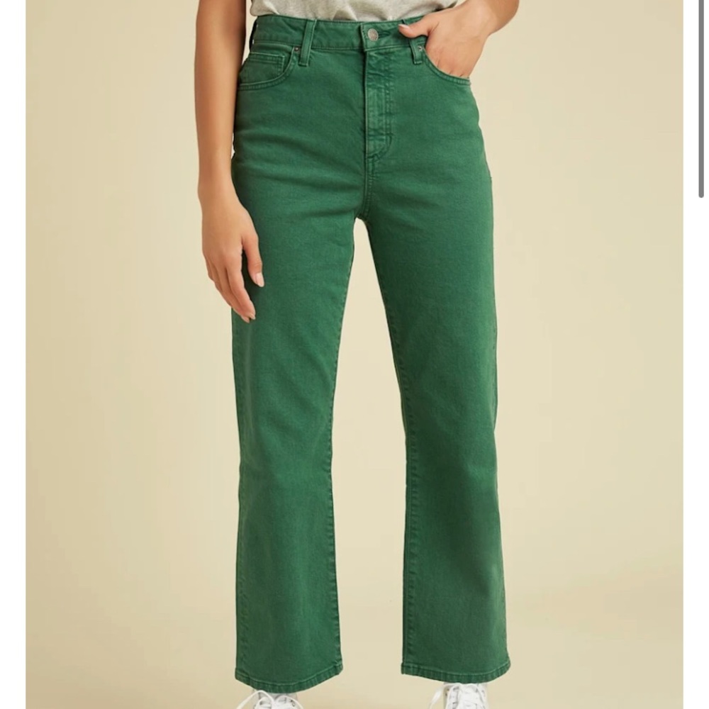 Guess Originals Cropped Mom Jeans Green. Size 27